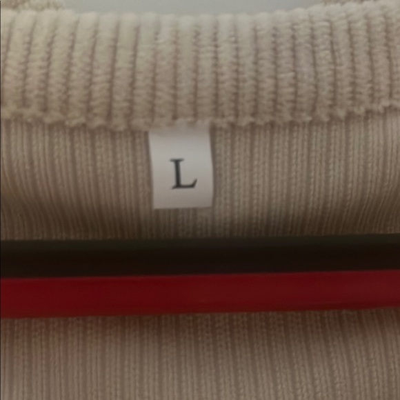 EUC Men’s  Cream and Tan Pullover with Button Details Size Large - Picture 2 of 5